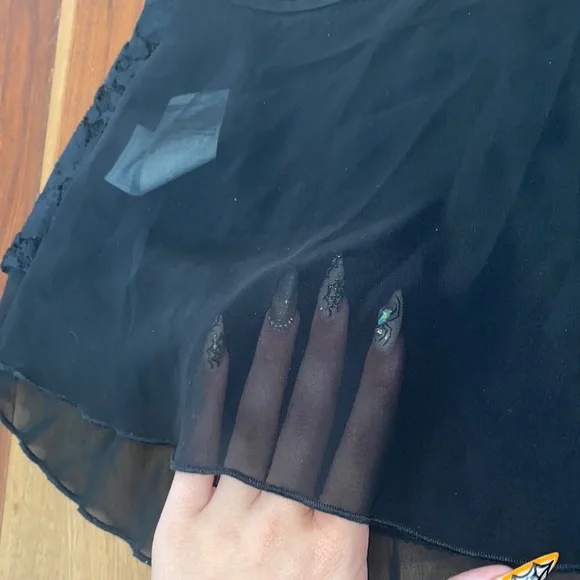 NWOT - HOLLISTER HIGH NECK CRISS CROSS FLORAL SHEER BACK BLOUSE - SIZE XS - Picture 8 of 8